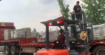 昆明 黄金麻冰裂纹，地铺石装车