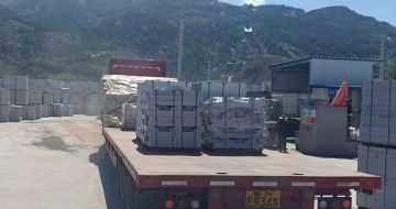 昆明 芝麻白仿形路沿石，直形路沿石