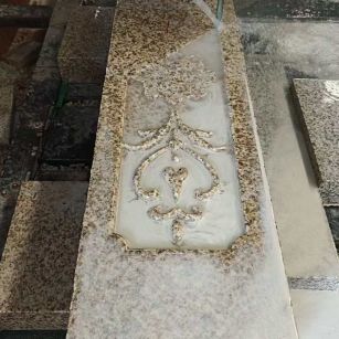 昆明 黄金麻花岗岩异形加工雕刻栏杆大柱