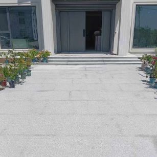 昆明 芝麻白花岗岩地铺石地面铺装