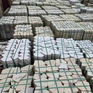 昆明 黄金麻白麻花岗岩荔枝面地铺石(冰裂纹)