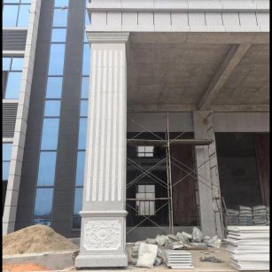 昆明 芝麻白光面花岗岩门楼大柱（罗马柱）配雕花底座