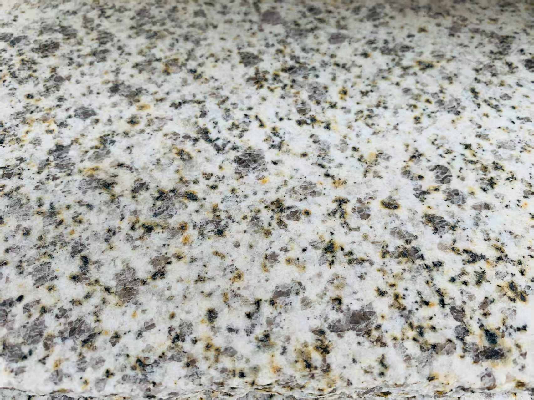 昆明 黄金麻花岗岩石材浅黄光面