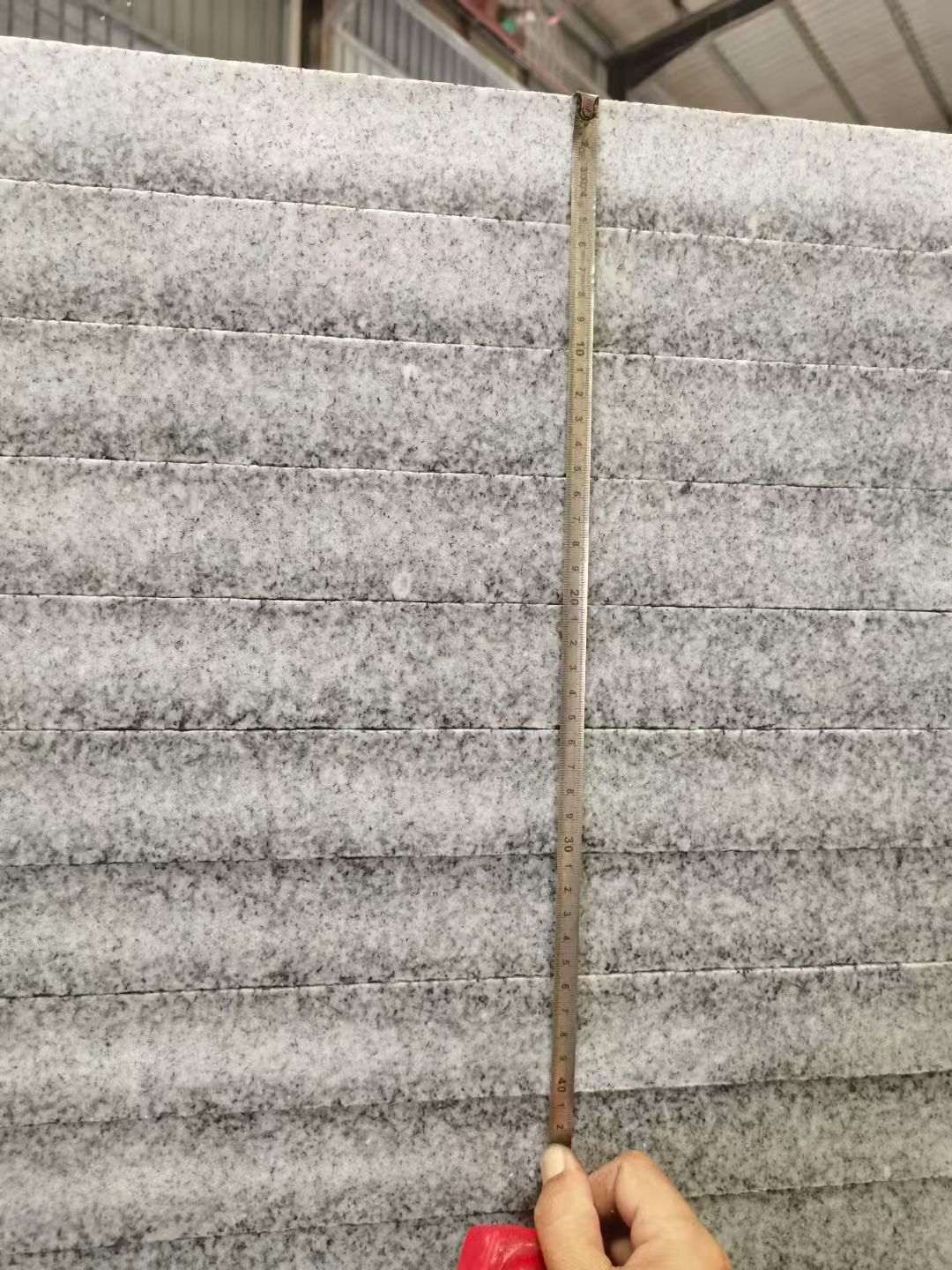 昆明 芝麻白火烧成品厚薄均匀，B料价格接近A料质量