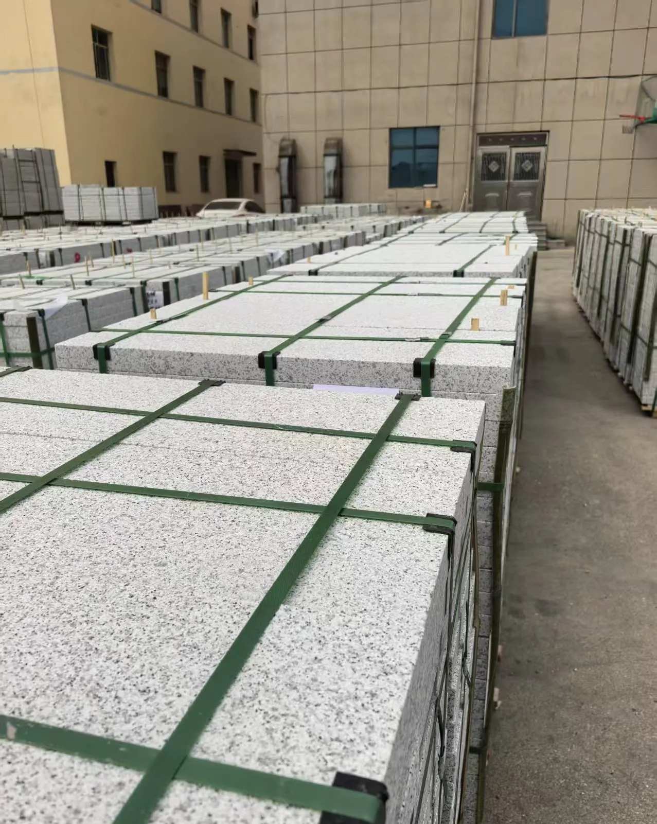 昆明 白麻花岗岩5.0公分荔枝面地铺石