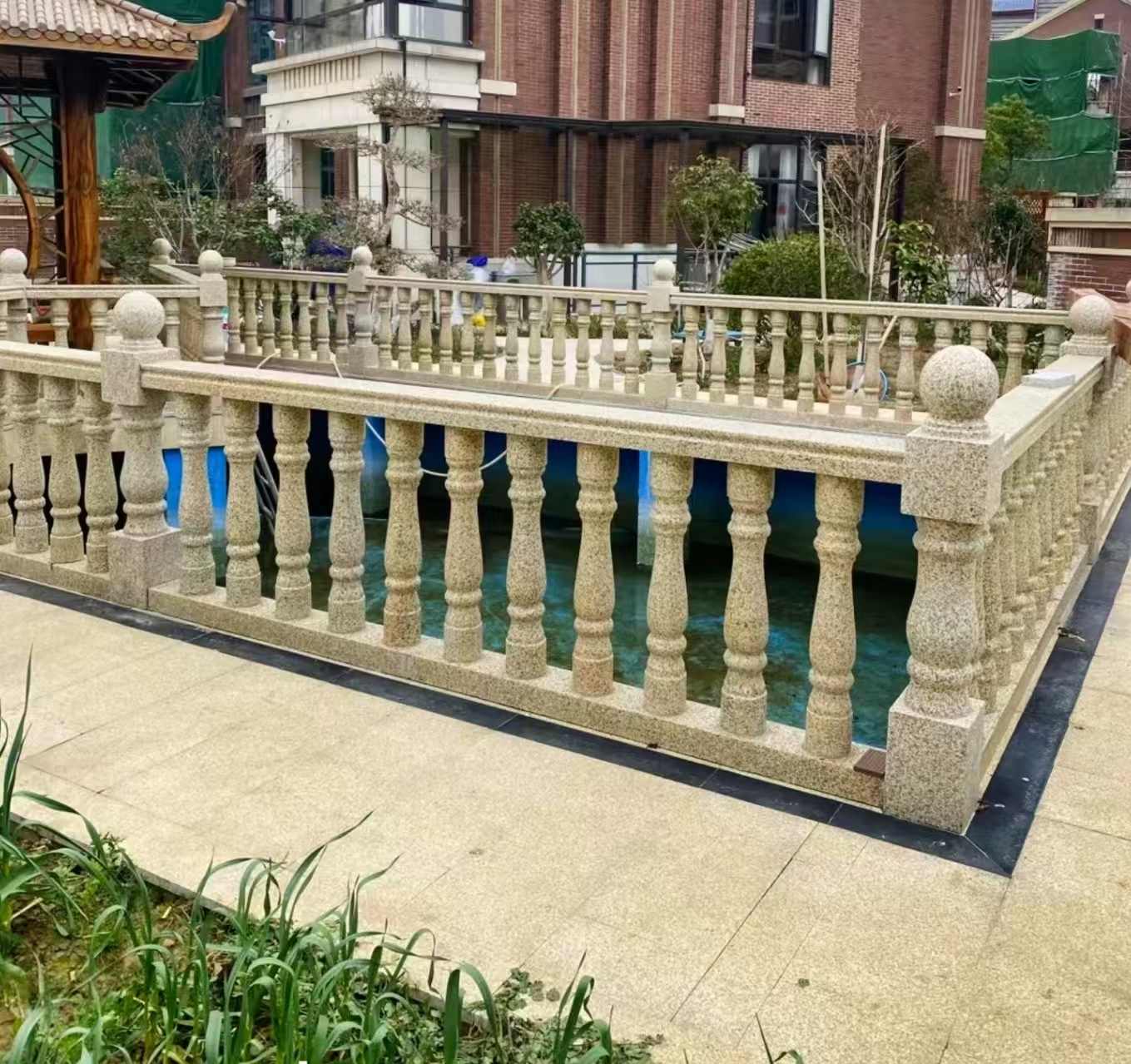 昆明黄金麻花岗岩石材栏杆，扶手，将军柱，花瓶柱