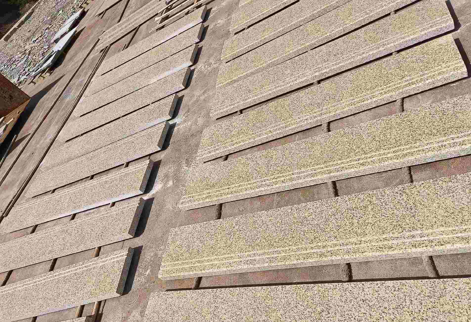 昆明 黄金麻花岗岩光面楼梯踏步