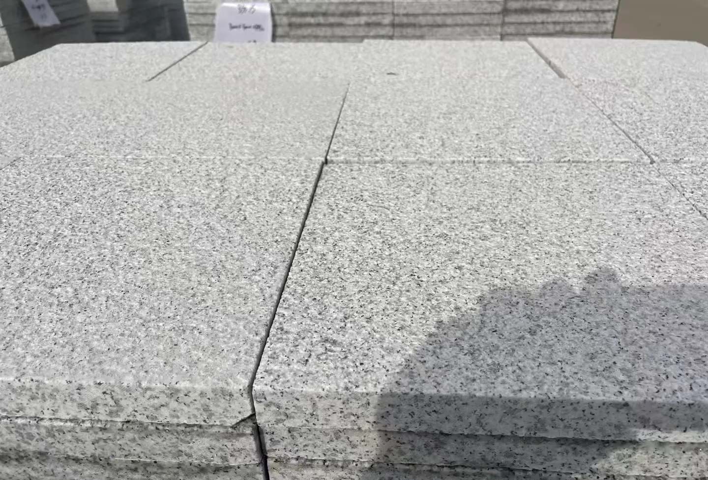 昆明 白麻花岗岩石材推荐 荔枝面地铺石