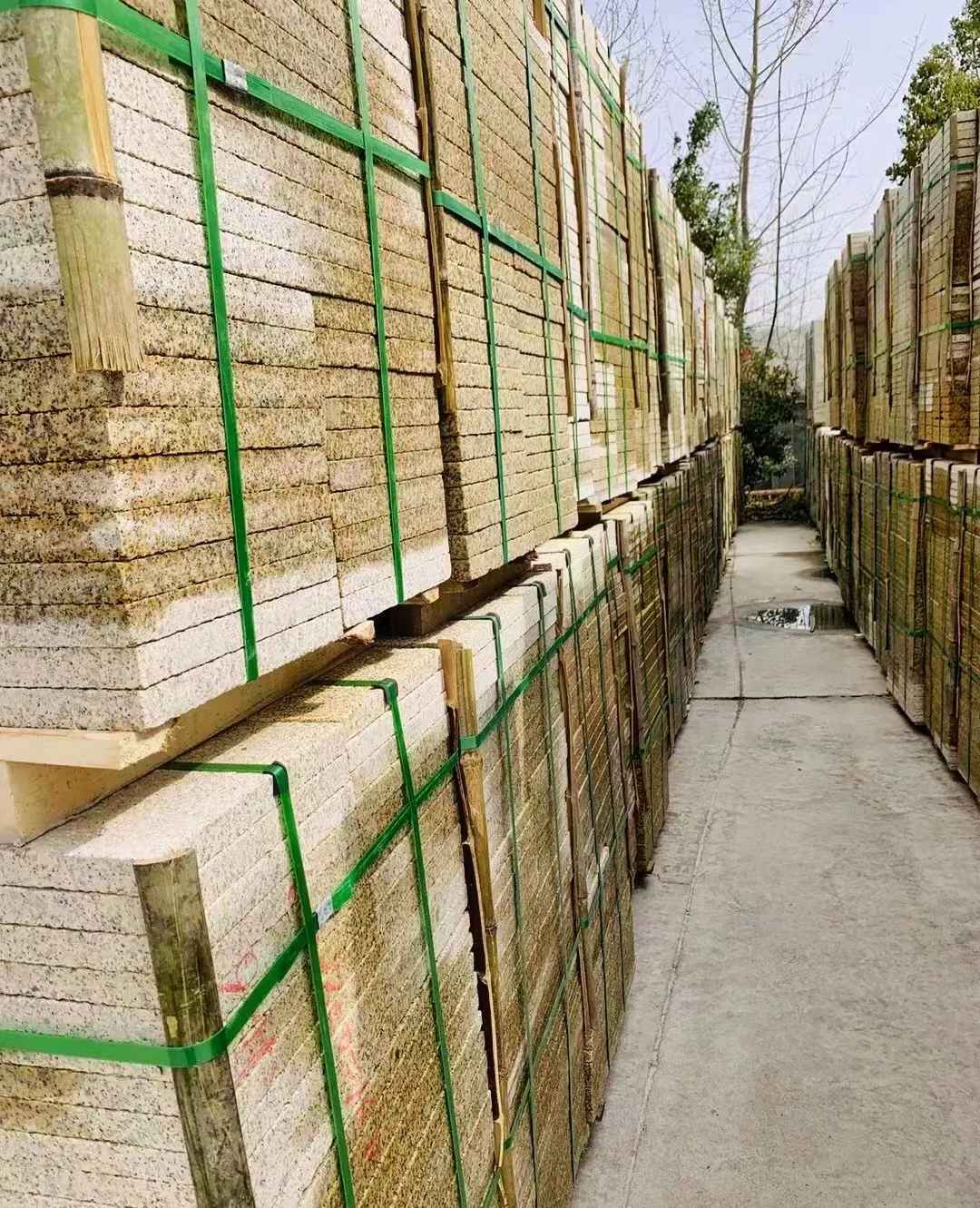 昆明 黄金麻花岗岩荔枝面地铺石