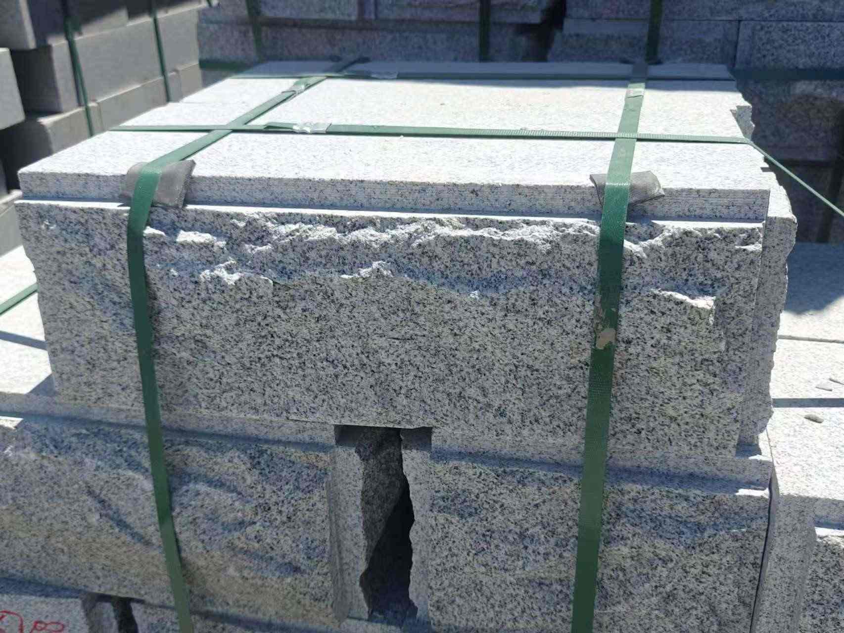 昆明 芝麻白花岗岩自然面成品