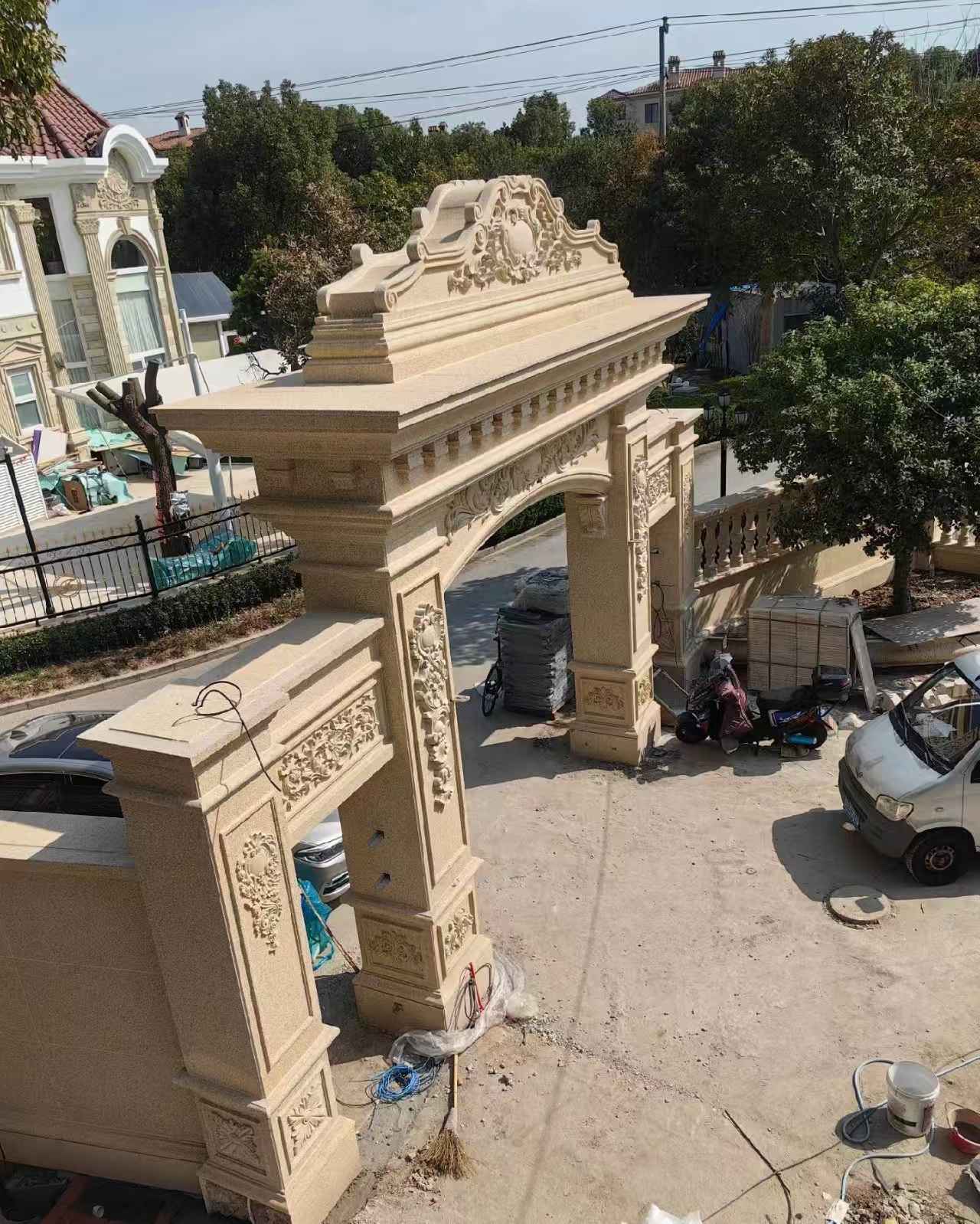 昆明 黄金麻荔枝面花岗岩别墅门楼