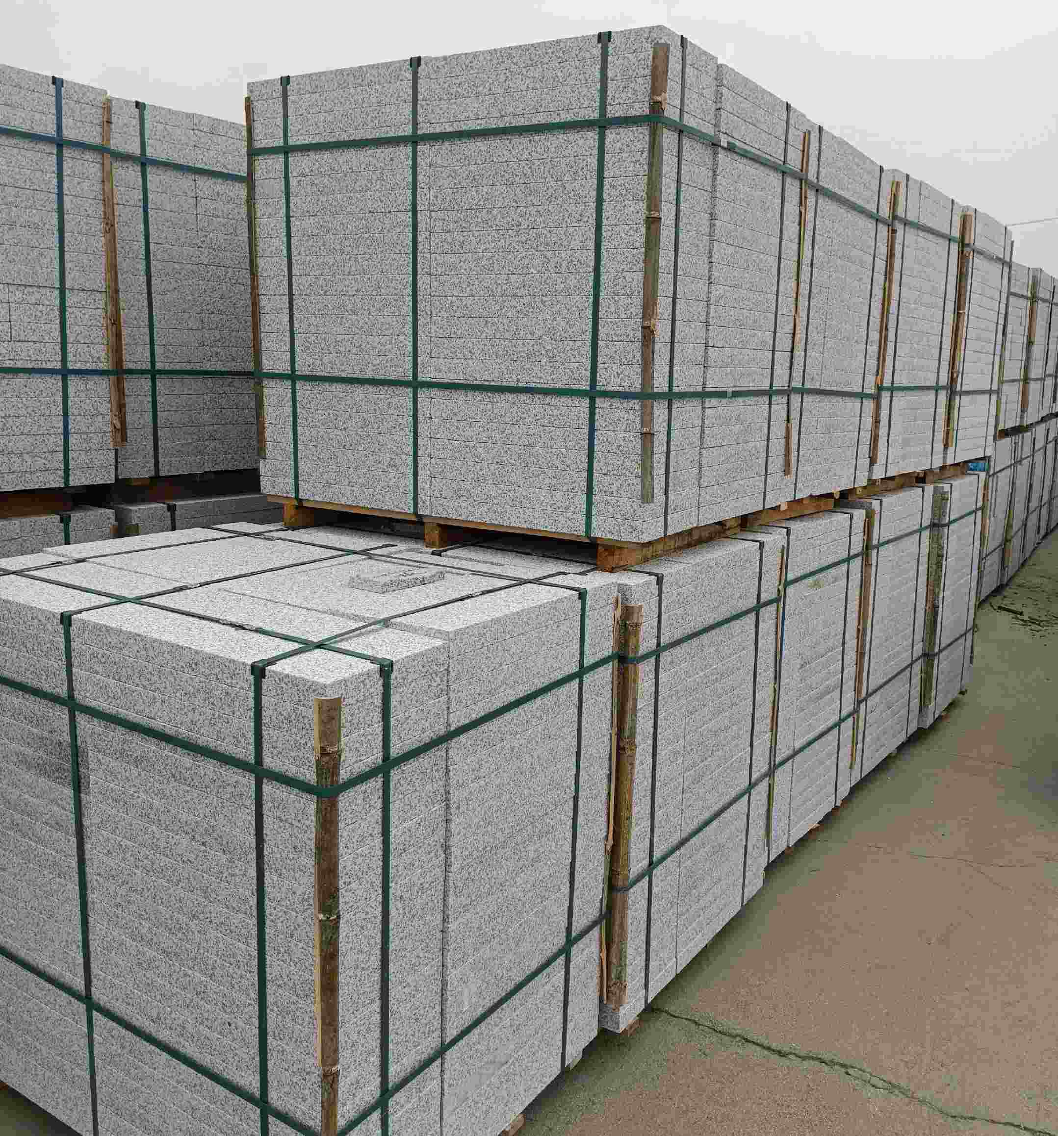 昆明 白麻花岗岩石材荔枝面地铺石（300*600*50）