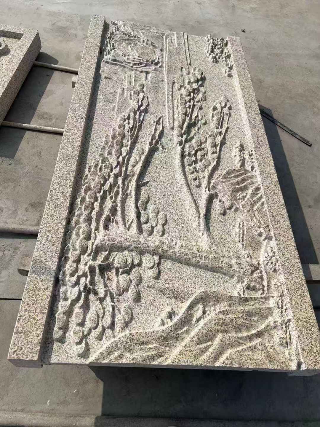 昆明 黄金麻雕刻板浮雕迎客松