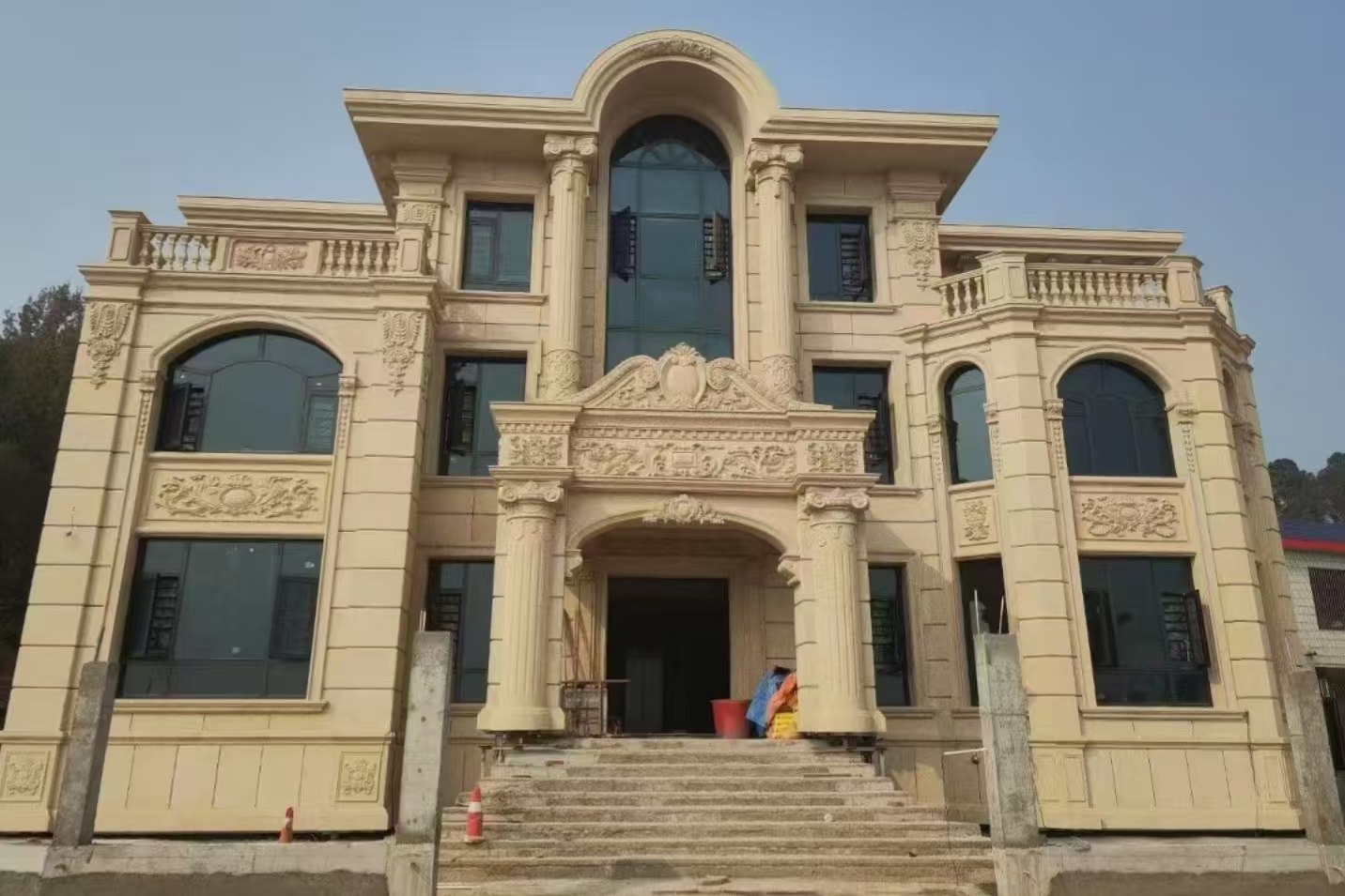 昆明 黄金麻花岗岩别墅外墙干挂