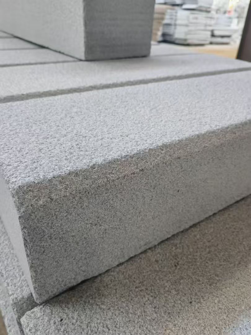 昆明 芝麻灰荔枝面路沿石