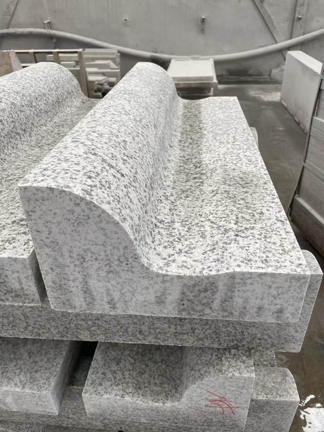 昆明 白麻花岗岩S型路沿石，路侧石，马路牙子等