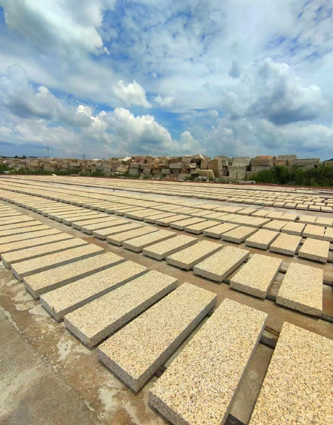 昆明 黄金麻荔枝面花岗岩石材地铺石防护中