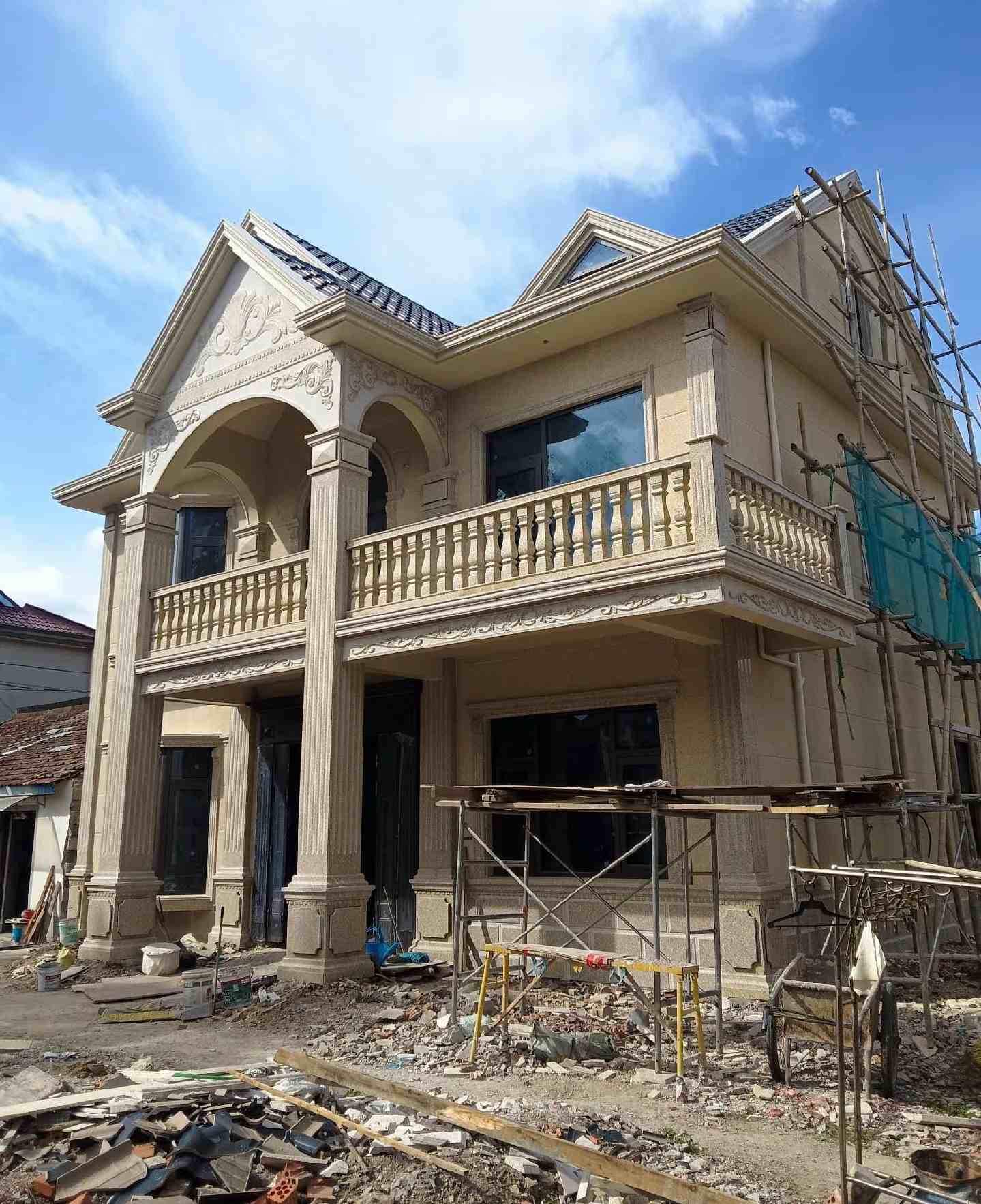 昆明 黄金麻花岗岩石材私人别墅雕花门楼柱阳台栏杆