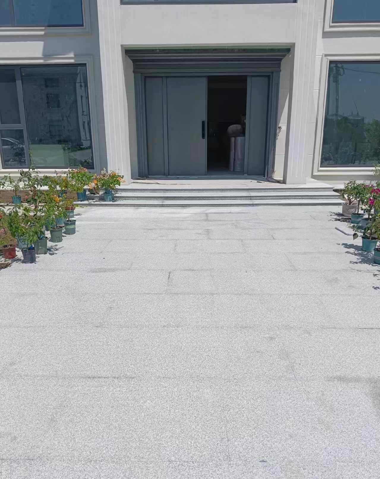 昆明 芝麻白花岗岩地铺石地面铺装