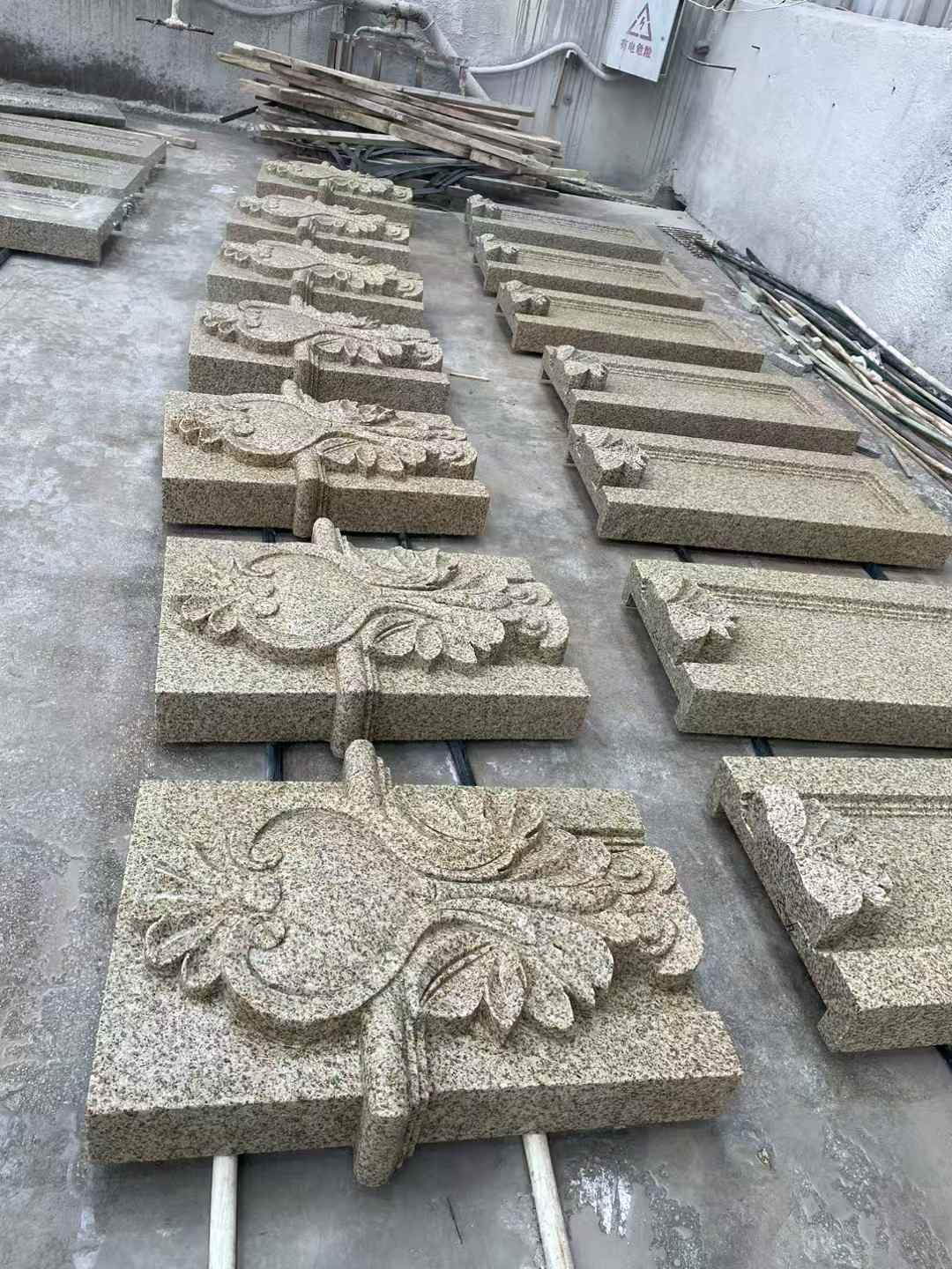 昆明 黄金麻花岗岩别墅外墙雕刻板