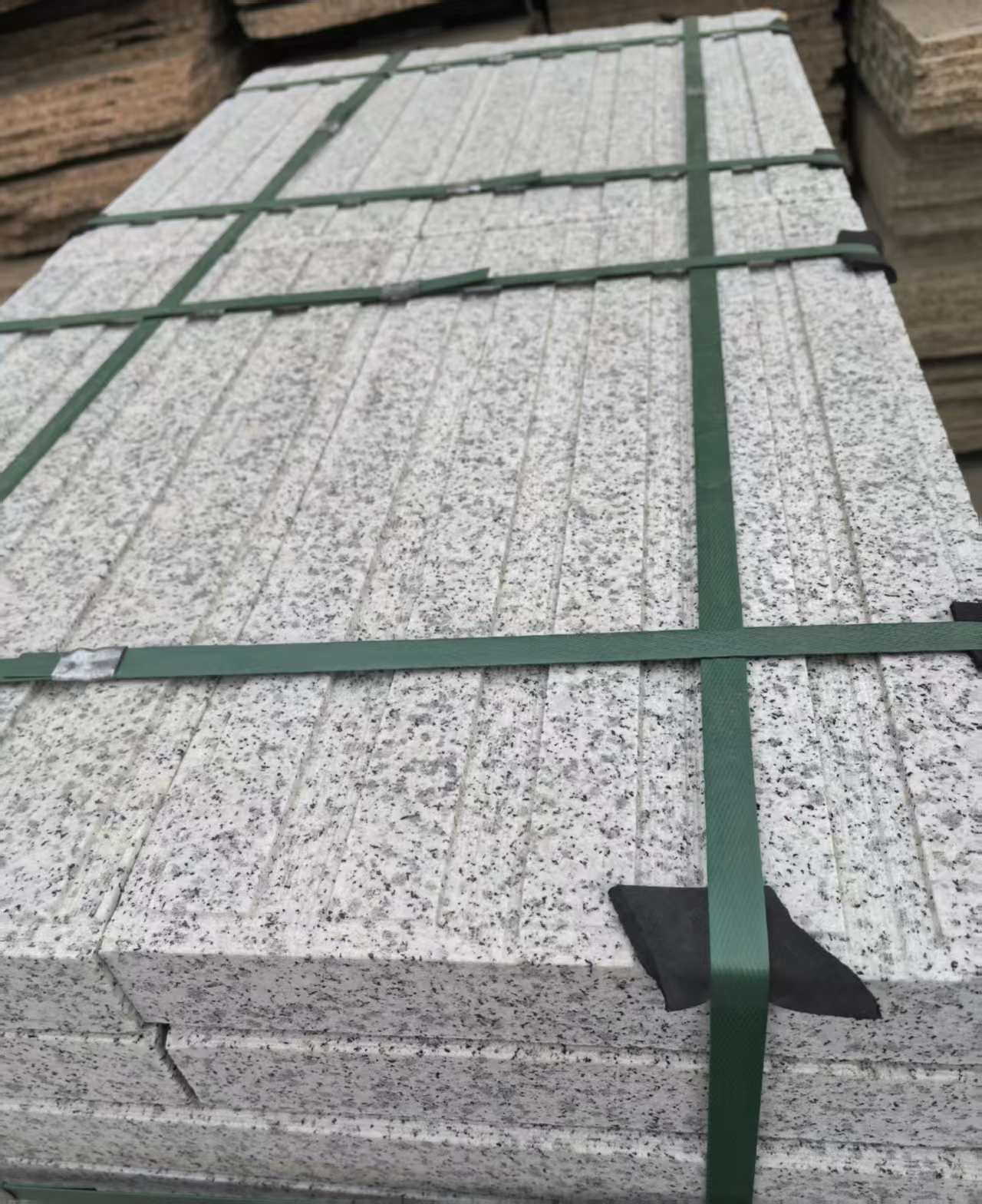 昆明 白麻花岗岩直行盲道石，盲条，地铺石