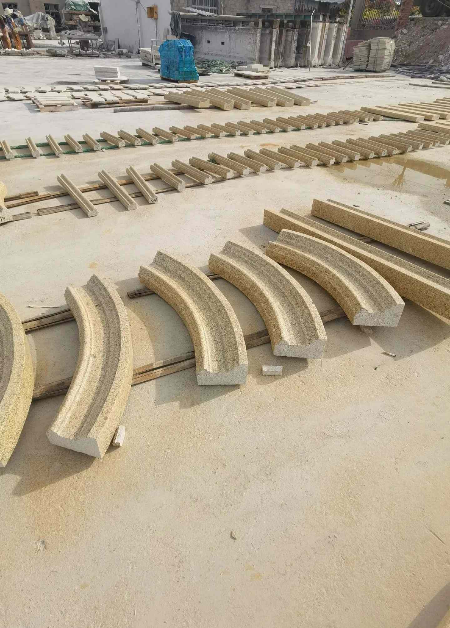 昆明 黄金麻花岗岩别墅线条