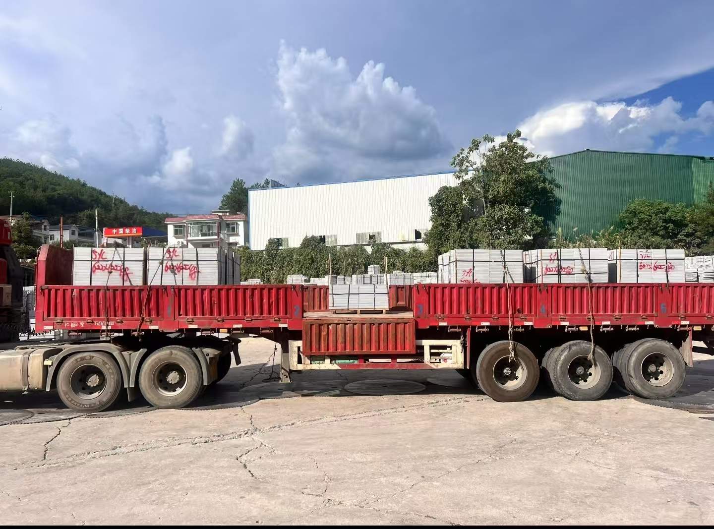 昆明 芝麻灰花岗岩地铺石出货日常